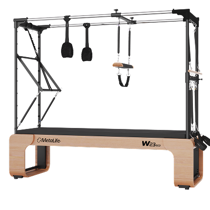 Cadillac W23eco MetaLife em madeira, com estrutura metálica reforçada e acessórios para exercícios completos de Pilates.