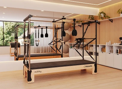 Equipamento de Pilates Cadillac Infinity
